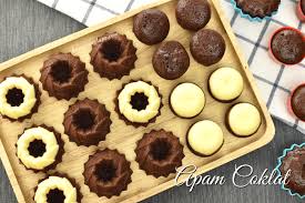 Resepi apam kukus coklat yang lembap dan gebu, dan paling utama sekali kuih ini amat mudah disediakan. Apam Coklat Kukus Mudah Tanpa Mixer Buat Orang Lapo
