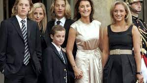 Bienvenue sur la page de nicolas sarkozy 6ème président de la vème république française. Nicolas Sarkozy Aktuelle Themen Nachrichten Bilder Stuttgarter Nachrichten