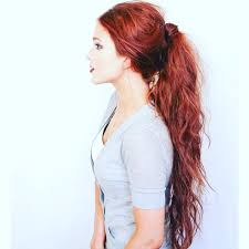 Jennifer aniston always makes ponytails look so sexy. 28 Messy Ponytails For Every Occasion Reviewtiful