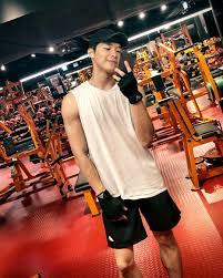 3 307 curtidas 45 comentarios 宋緯恩wayne actor wayne no instagram 夏天到了 做完保濕來健身 邁向男神之路 還可嗎 fashion women asian men