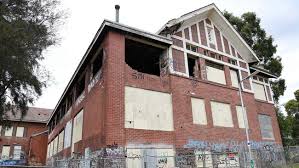 Hellingly hospital (east sussex mental asylum), united the east essex county mental asylum opened its doors in 1903. Repeated Safety Warnings Fail To Deter Ghost Hunters From Illegal Visits To Abandoned Larundel Mental Hospital In Bundoora Herald Sun