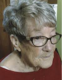 Kimberly Poling's Instagram, Twitter & Facebook