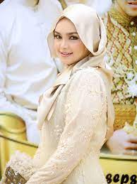 While there have been artists from malaysia who reached international stardom but. Siti Nurhaliza Wikipedia