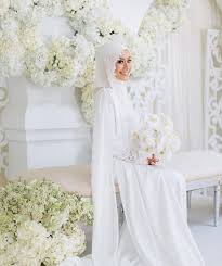 She is the founder of crazycat, an organisation which hopes to inspire and support women. Sarah Bagharib Nikah Dress Hijab Wedding Dresses Malay Wedding Dress