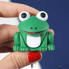 Porte Cles Grenouille Sonore Et Lumineux Achat Porte Cles Sonore Kikkerland Cadeau Maestro Porte Cle Porte Cle Original Cadeau Enfant