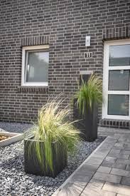 Pflanzkubel Anthrazit Im Hauseingang Vorgarten Eingang Graser Pflanzen