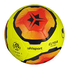 Pour les articles homonymes, voir ballon. Ballons De Football Equipement Et Accessoires Football Intersport