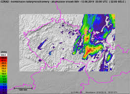 Na radaru lze poznat i výskyt krupobití (označeno bílou. Sledovali Jsme On Line Velmi Silne Bourky Zasahly Moravu U Prerova Se Vyskytly Kroupy O Prumeru 5cm Meteopress Predpoved Pocasi Aktualni Pocasi