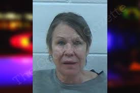 Lyla Burgess's Instagram, Twitter & Facebook