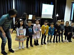 Hier schon mal die italienische hymne alla maniera di tschutti heftli (ab 0:43) aber auch insgesamt ein schöner bericht). Vertonte Geschichte Der Schneeflockenballerina Sorgte Fur Viel Applaus Schwarzwalder Post