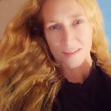 Samantha Costello's Instagram, Twitter & Facebook