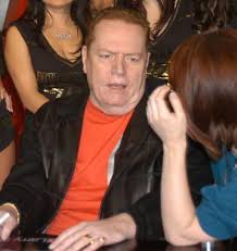 Отец мальчика работал фермером, а мать была домохозяйкой. Larri Flint Eto Chto Takoe Larri Flint