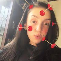 Jasmine Loomis's Instagram, Twitter & Facebook