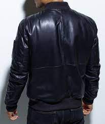 Il représente aussi une excellente alternative aux manteaux plus. Cuirs Guignard Lederbekleidung Leder Guignard Mann Jacke