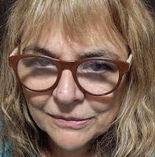 Eduardo Sacheri, el escritor más leído de Argentina, se adentra en uno de  los episodios más emblemáticos de la historia argentina reciente: la guerra  de Malvinas.