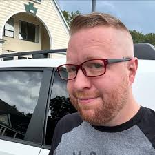 Is there missed potential in a pure crossbow build for a witch hunter in  Path of Exile 2?