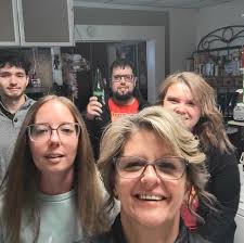 Does anyone recommend a good hair salon to go blonde?