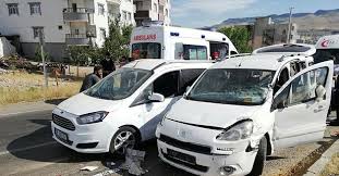 Siirt büryanı için her gün kentte 20 kuzu kesiliyor. Son Dakika Siirt Te Hdp Konvoyunda Trafik Kazasi 6 Kisi Yaralandi Takvim