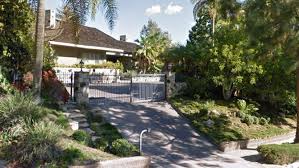 Bezos is paying $165 million for a beverly hills. Jeff Bezos Buys Second Home In Beverly Hills Variety