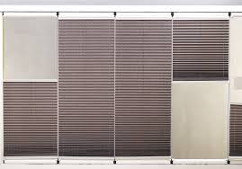 Dün bir yapı markette sadece şu çeşitleri gördüm.bu modellerin ebatlarına göre fiyatları değişiyor.ancak bizim balkona uyar mı bilmem, sanırım bir de perdeciyle görüşmek lazım. Armoni Zebra Stor Rustik Tul Perde Dikey Ve Jaluzi Perde Modelleri