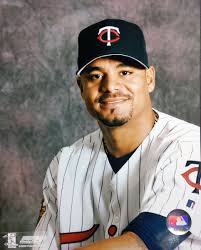 LUIS RIVAS 2002 Studio Series 8X10 PHOTO Minnesota Twins