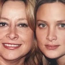 Nicole recuerda a su madre por especial fecha