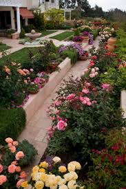 How they created inspiring front yard gardens, with project profiles from around the country, including a courtyard in california and a modern front yard remodel. 30 Beautiful Rose Garden Ideas For Your Outdoor Space Home Decor