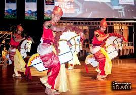 Pertunjukan tarian kuda kepang johor. 15 Kuda Kepang Ideas Traditional Dance Cultural Dance East Indies