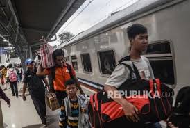 Republika.co.id, cara berkomunikasi masyarakat modern sudah mulai berubah. Khazanah Ramadhan Republika