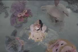 Перевод песни mad hatter — рейтинг: An Era Concludes Melanie Martinez Premieres Mad Hatter Music Video Directlyrics