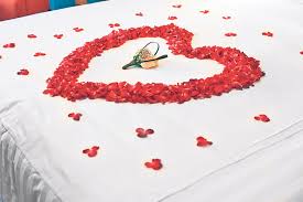 Puţine cupluri ştiu că nu trebuie să aştepte 25 sau 50 de ani să sărbătorească nunta de argint sau de aur. De La Nunta De Hartie La Nunta De Argint PanÄƒ La Nunta De Diamant IatÄƒ Ce SemnificaÅ£ie Are Fiecare An De CÄƒsnicie Si Ce Daruri Se OferÄƒ Potrivit TradiÅ£iei Libertatea