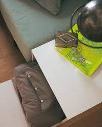 Um dir selbst eine konsole hinter dem sofa zu bauen, benötigst du zunächst ein holzbrett in der länge deines sofas. Einrichten Mehr Platz Grosse Ideen Fur Eine Kleine Wohnung Brigitte De