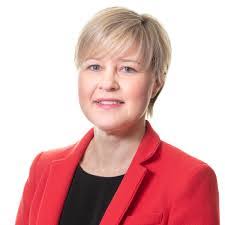 Tara Crowe's Instagram, Twitter & Facebook