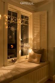 Holzhaus Mit Fensterbank Im Erker Wohnen Style At Home Gemutliches Wohnen