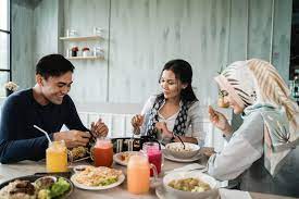 Buka puasa #samasaya #dirumahaja get halilintar the father book: Buka Puasa In Office Just Got Easier With Happyfresh