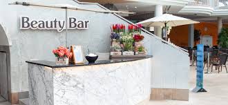 Laura brophy interiors your breakfast bar is often the centerpiece of the kitchen. Beauty Bar Im Thermenparadies Therme Bad Worishofen