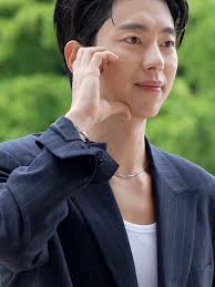 Yoon Hyun Min: Todo se ve mejor en movimiento