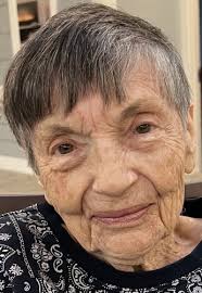 Julia Pritchett's Instagram, Twitter & Facebook