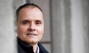 Alberto Carranza: «La huida es el hilo conductor del libro»