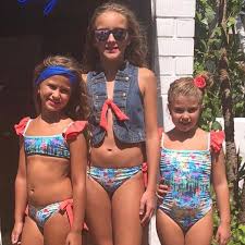 Belén zotano es una diseñadora de accesorios malagueña, que ha decidido dar otro paso en su carrera y dedicarse al diseño de trajes de baño para toda la familia. Belen Zotano Complementos Y Bano Photos Facebook