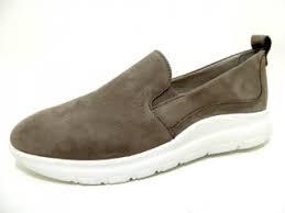 Shop our wide selection of comfortable men's dress shoes, sandals, athleisure and more! Gabor Wallaby Schuhe Gabor Damen Slipper Modisch Grau Silber Wallaby 24627050 WeichfuaÃ¿bett Formgummisohle Mit Gummizug Nubuk 64 190 19 19 61467 Wallaby Kaufen 61467 Schuhwelt Wagner