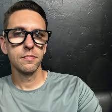 Justin Ames (@thejustinames)