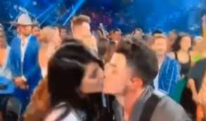 May 22, 2021 · priyanka chopra jonas will reportedly present at the 2021 billboard music awards after host nick jonas injured his rib. Priyanka Chopra Kisses Nick Jonas While He Performs At 2019 Billboard Music Awards Watch Adorable Video Celebrities News India Tv