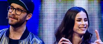 Lena meyer landruth und mark forster blieben über weihnachten offline. So Sexy Wie Nie Lena Meyer Landrut Tragt Mega Ausschnitt Promiflash De