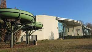 tours pourquoi le toboggan de la piscine du lac est hors service depuis deux mois
