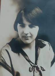 GREENWOOD REMEMBERS Lewis Kent If you were to look up “Jack of all Trades”  in Wikipedia, you might find a picture of him! Once he bought a kit and  built his own