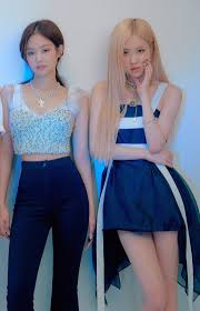 Pin De Hyejin Min Em Vℓa Kriik Looks Jennie Modelos