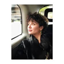 Birce Akalay Unluler Sac Sarkicilar