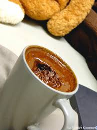 Une Tasse De Reconfort Pour Le Gouter Ou Le Dessert Avec Ce Mug Cake Dement Gateau Au Chocolat Portion Mug Cake Cuisine Gouter