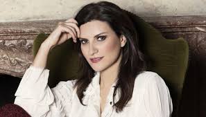 She released her first spanish album, laura pausini, in 1994 and became a household name in spain and latin america. Laura Pausini Returns With Io Si The Soundtrack Of The New Film With Sophia Loren